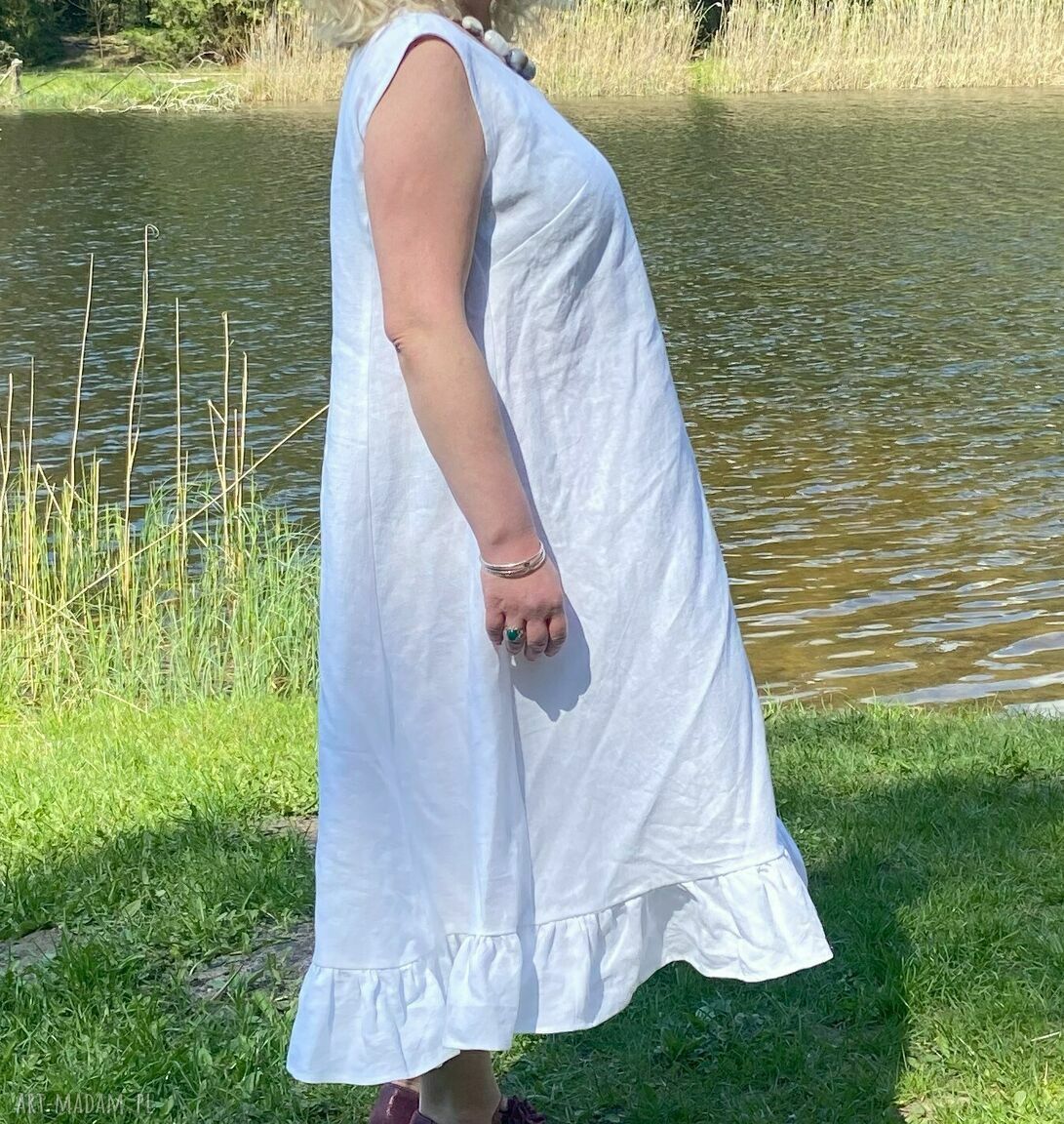 Biała lniana sukienka długa OVERSIZE z falbaną - 100% len