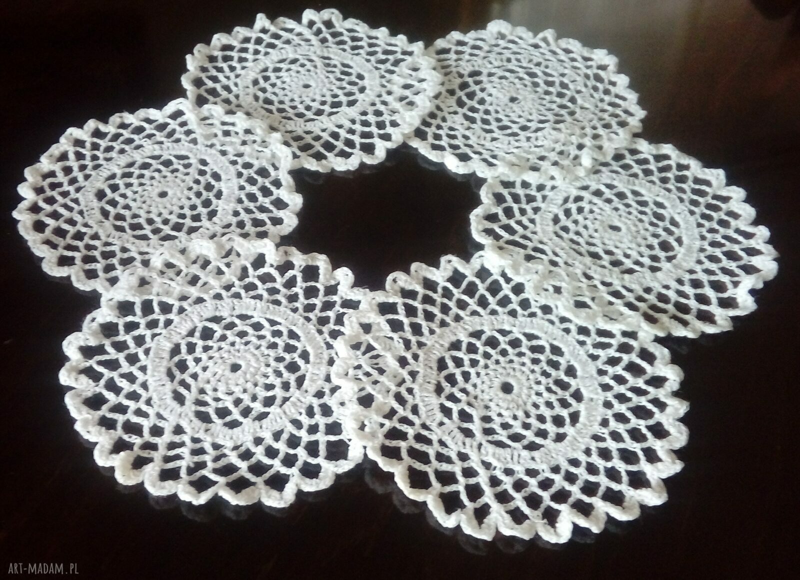 Komplet 6 białych podkładek z koronki - bawełna 100%, średnica 15 cm