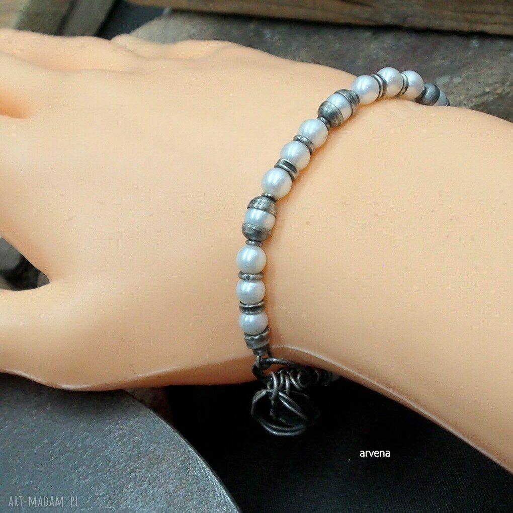 Białe perły i oksydowane srebro 925 - bransoletka handmade dla niej