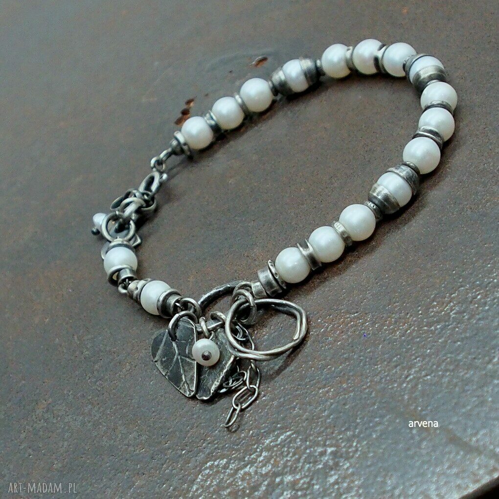 Białe perły i oksydowane srebro 925 - bransoletka handmade dla niej
