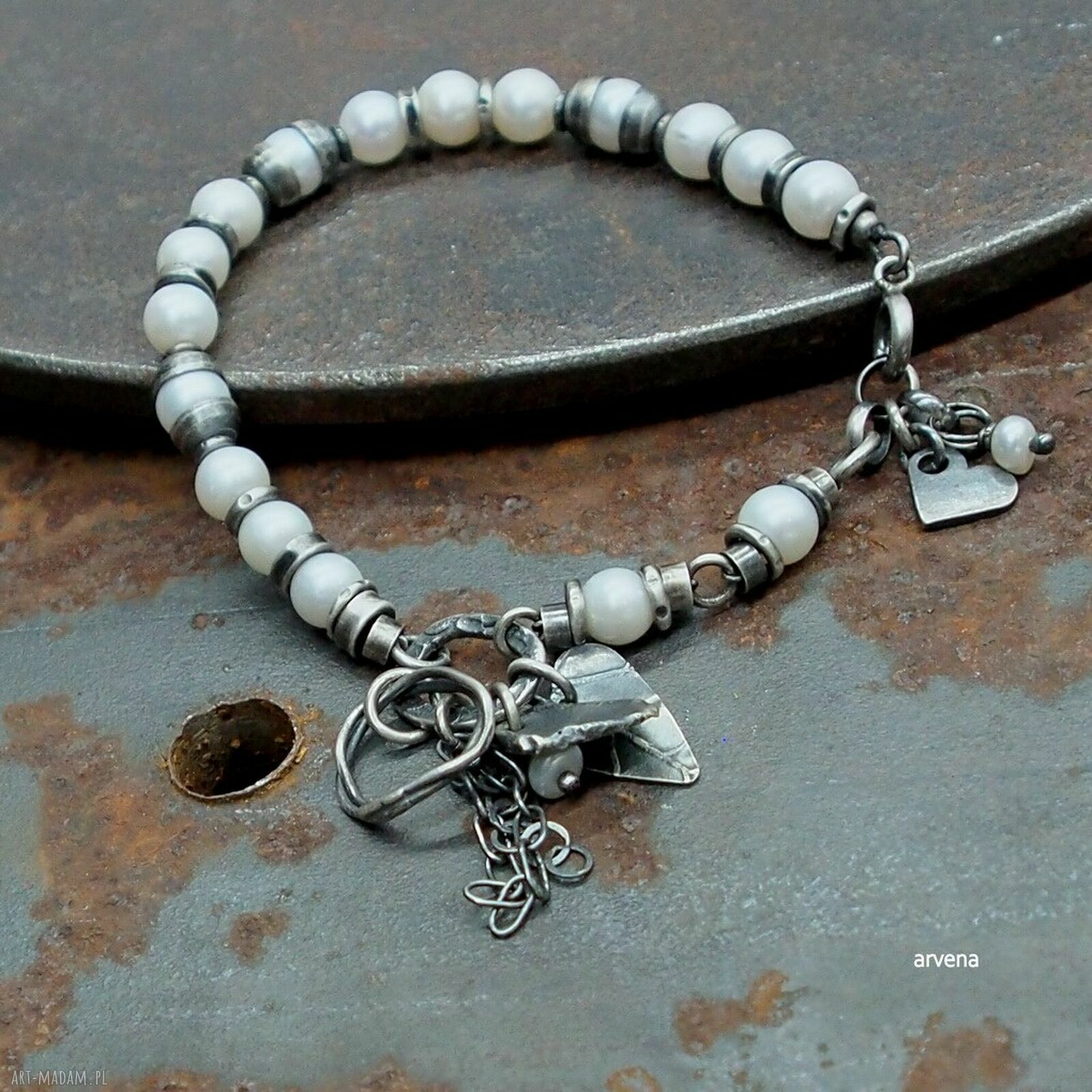 Białe perły i oksydowane srebro 925 - bransoletka handmade dla niej