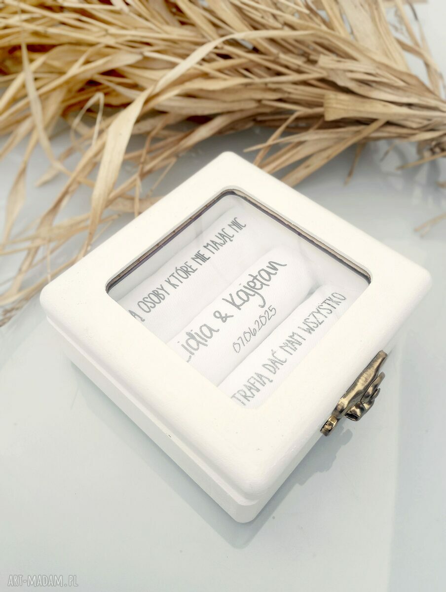 Personalizowane białe pudełko na obrączki z szybką - dębowe 10x10 cm