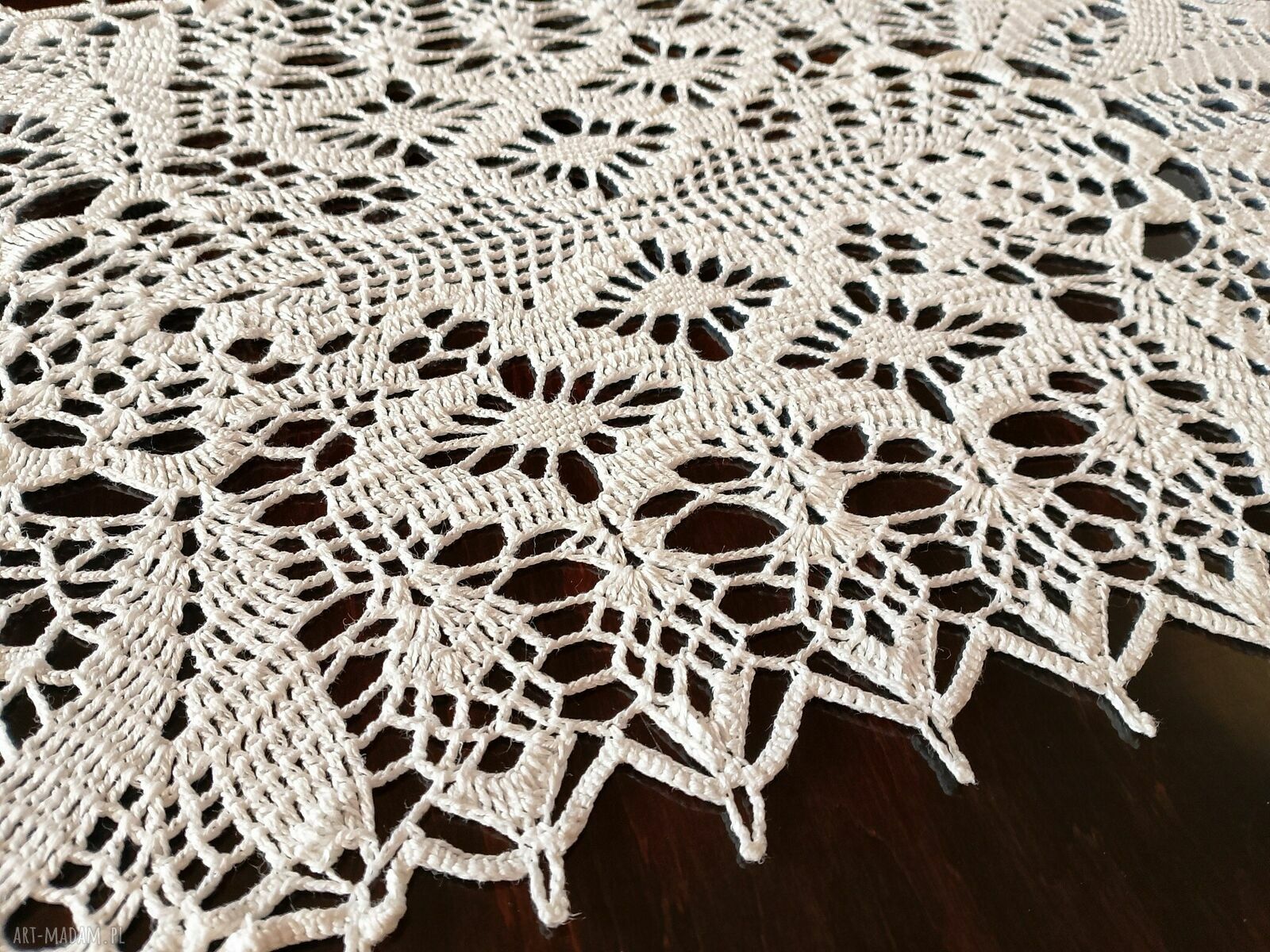 Bieżnik koronkowy owalny biały 35 cm x 57 cm - ręcznie robiona serwetka-podkładka