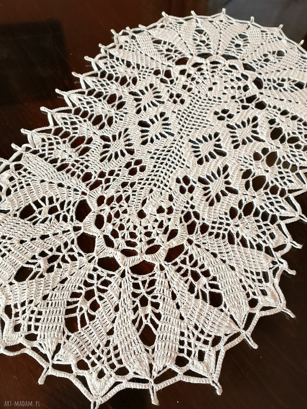 Bieżnik koronkowy owalny biały 35 cm x 57 cm - ręcznie robiona serwetka-podkładka