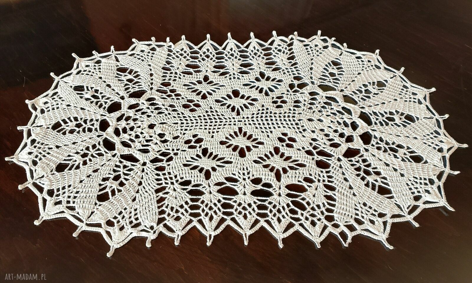 Bieżnik koronkowy owalny biały 35 cm x 57 cm - ręcznie robiona serwetka-podkładka