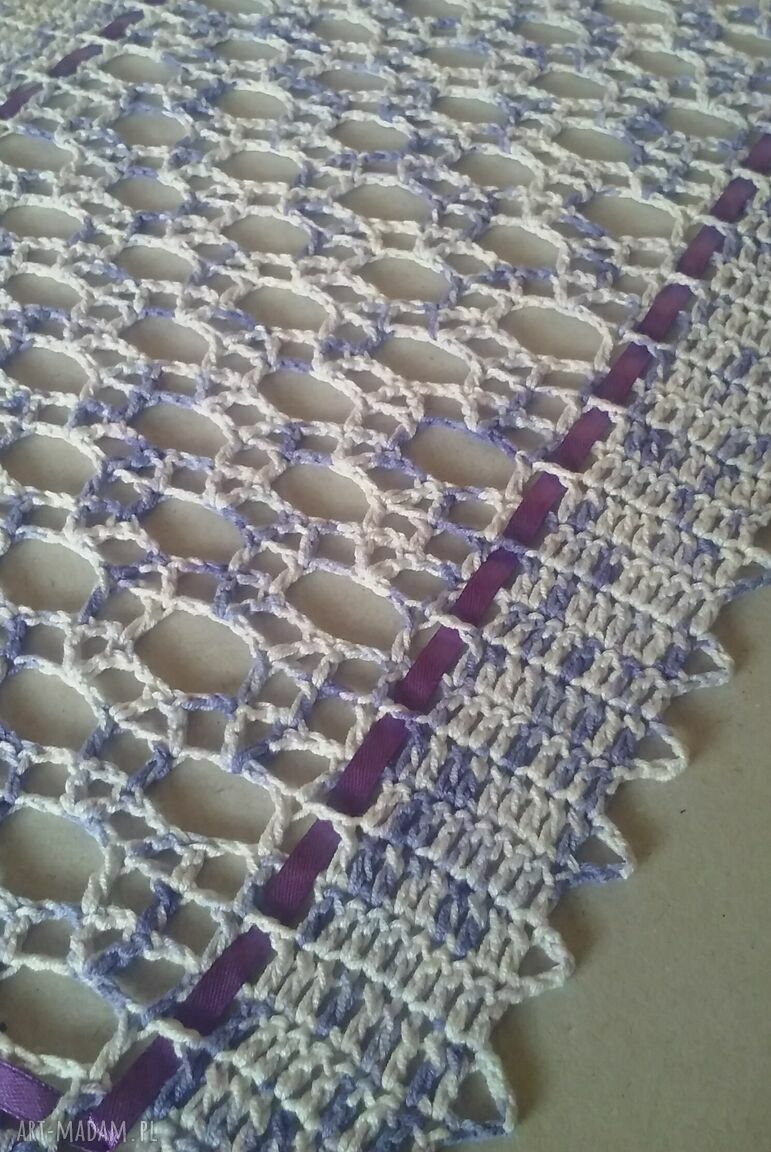 Bieżnik Modern Violet - rękodzieło szydełkowe z bawełny (65 x 31 cm)