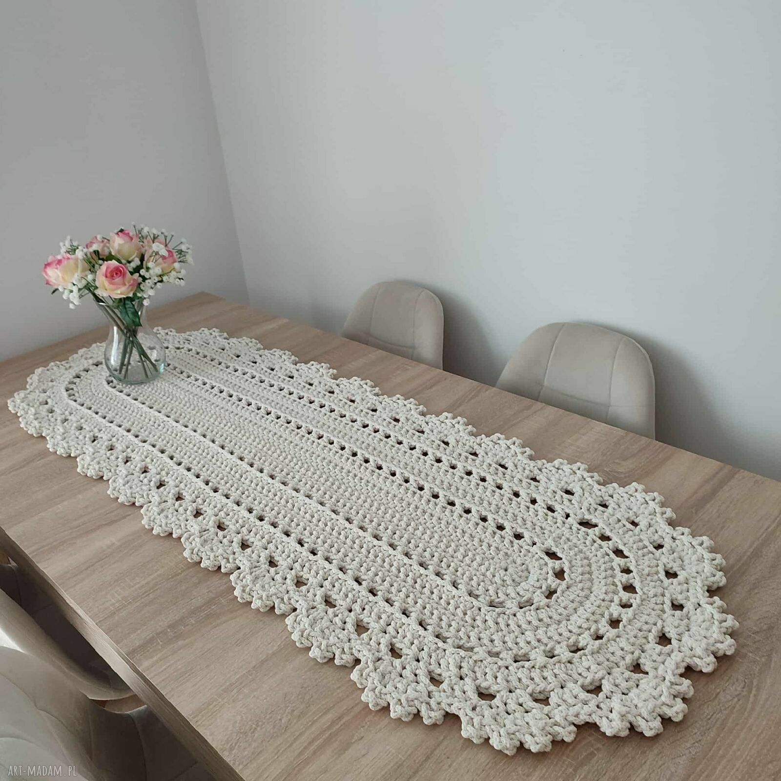 Bieżnik owalny szydełkowy ze sznurka bawełnianego 50x150 cm - ozdoba Twojej jadalni
