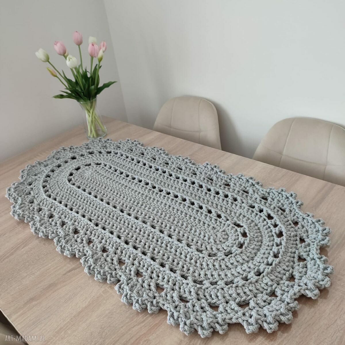 Ręcznie robiony owalny bieżnik szydełkowy 50x100 cm ze sznurka bawełnianego