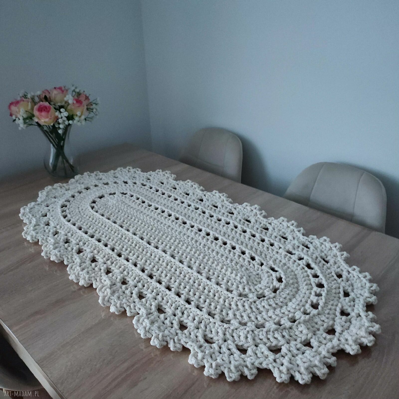 Bieżnik owalny szydełkowy ze sznurka bawełnianego 50 x 100 cm