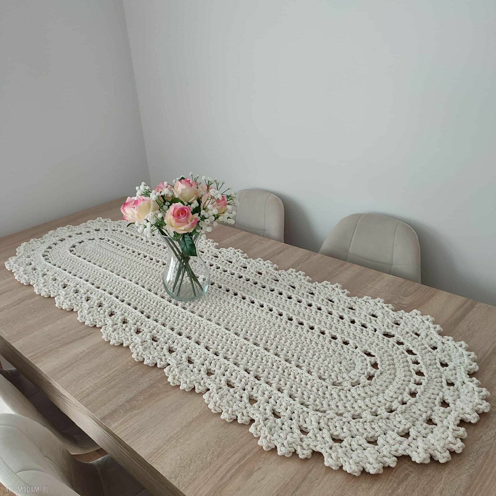 Bieżnik owalny szydełkowy ze sznurka bawełnianego 50x150 cm - ozdoba Twojej jadalni