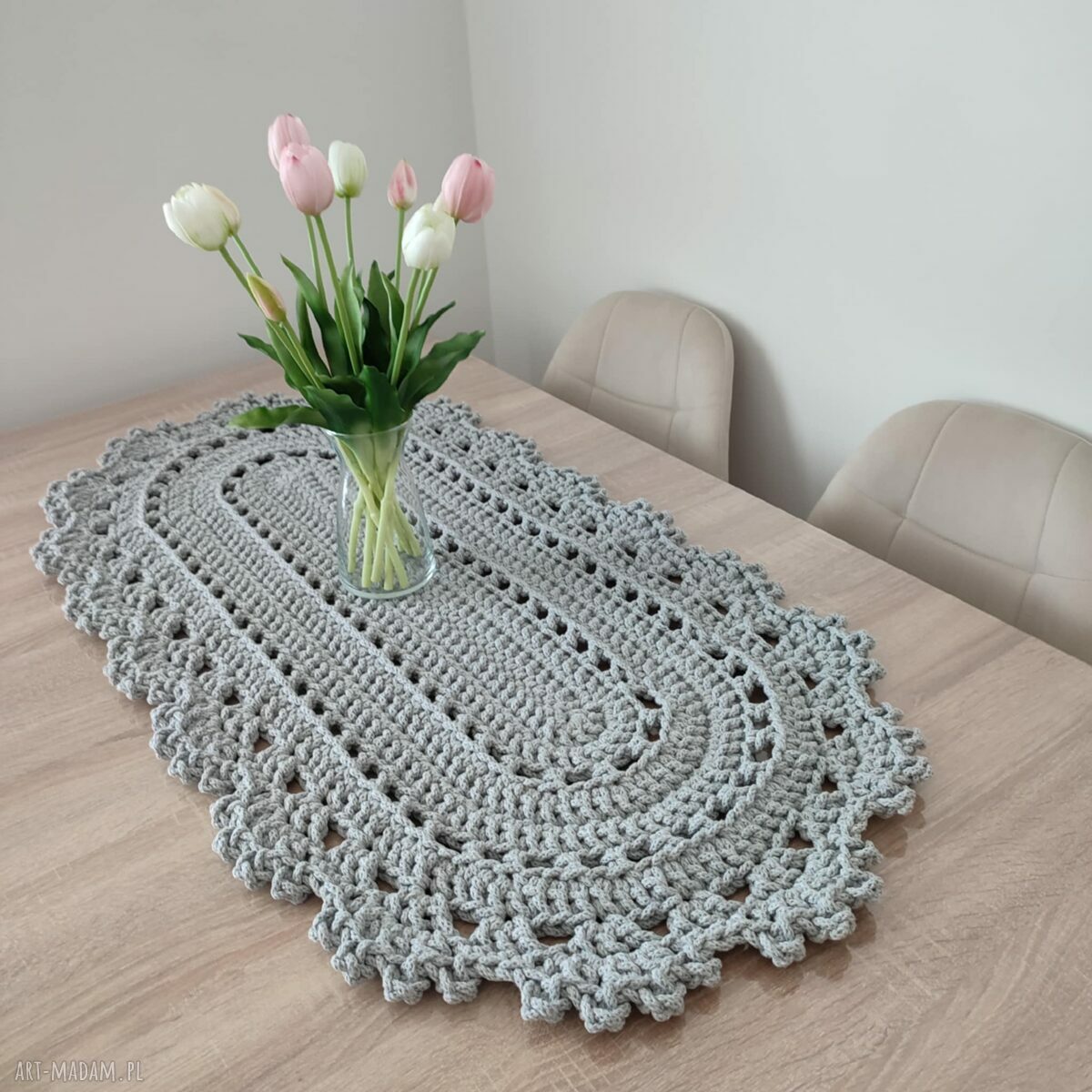 Ręcznie robiony owalny bieżnik szydełkowy 50x100 cm ze sznurka bawełnianego