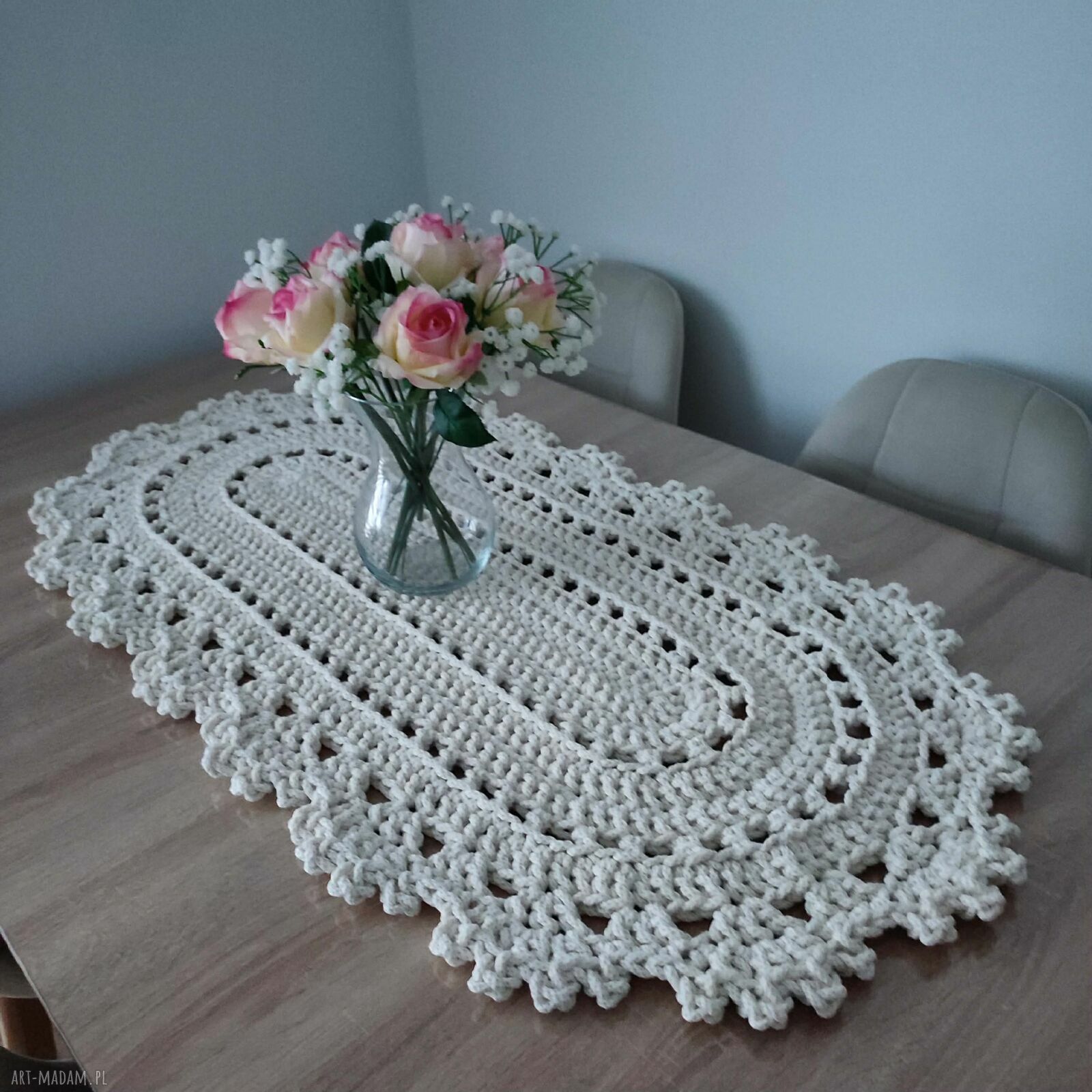 Bieżnik owalny szydełkowy ze sznurka bawełnianego 50 x 100 cm