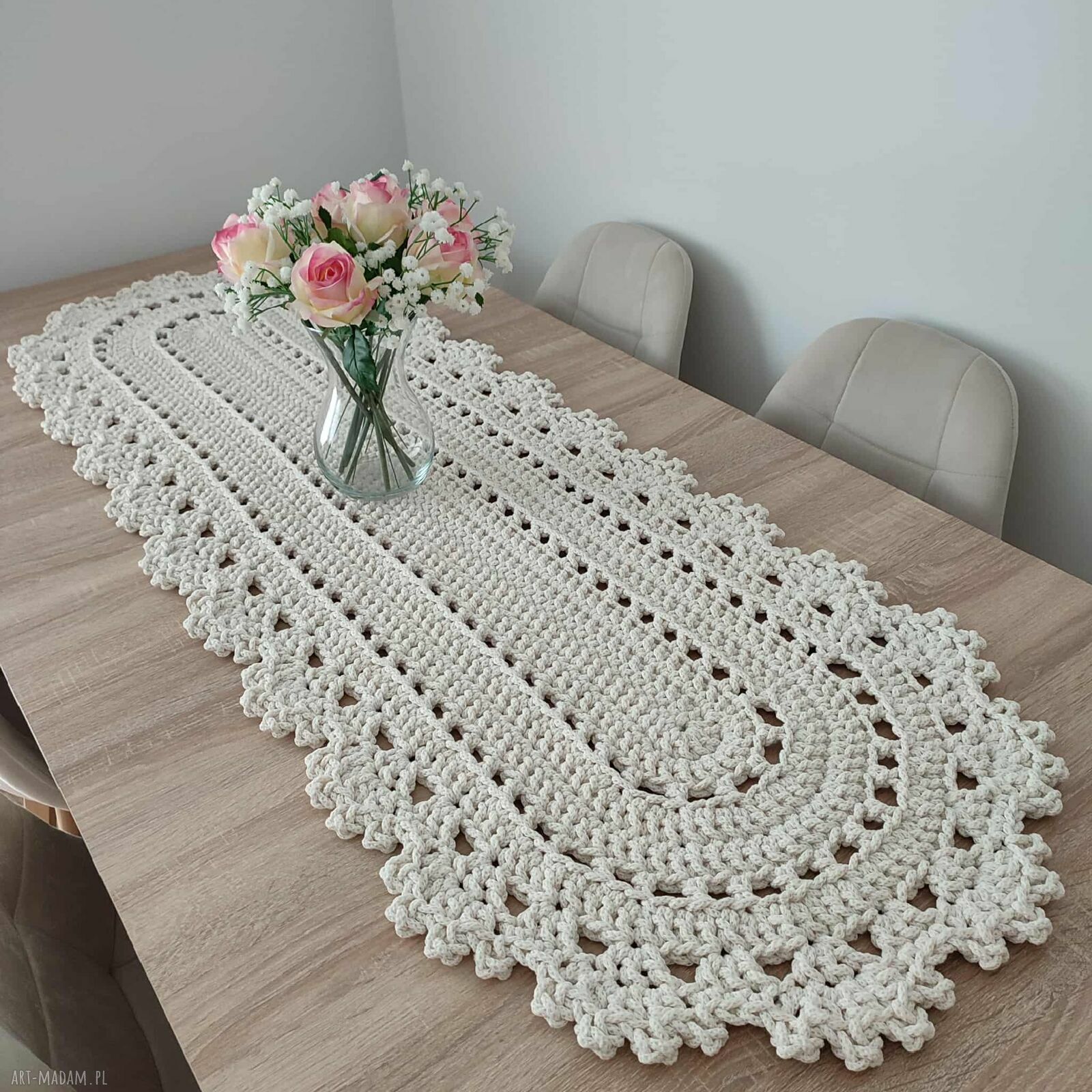 Bieżnik owalny szydełkowy ze sznurka bawełnianego 50x150 cm - ozdoba Twojej jadalni