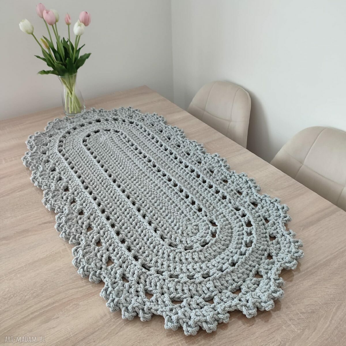 Ręcznie robiony owalny bieżnik szydełkowy 50x100 cm ze sznurka bawełnianego