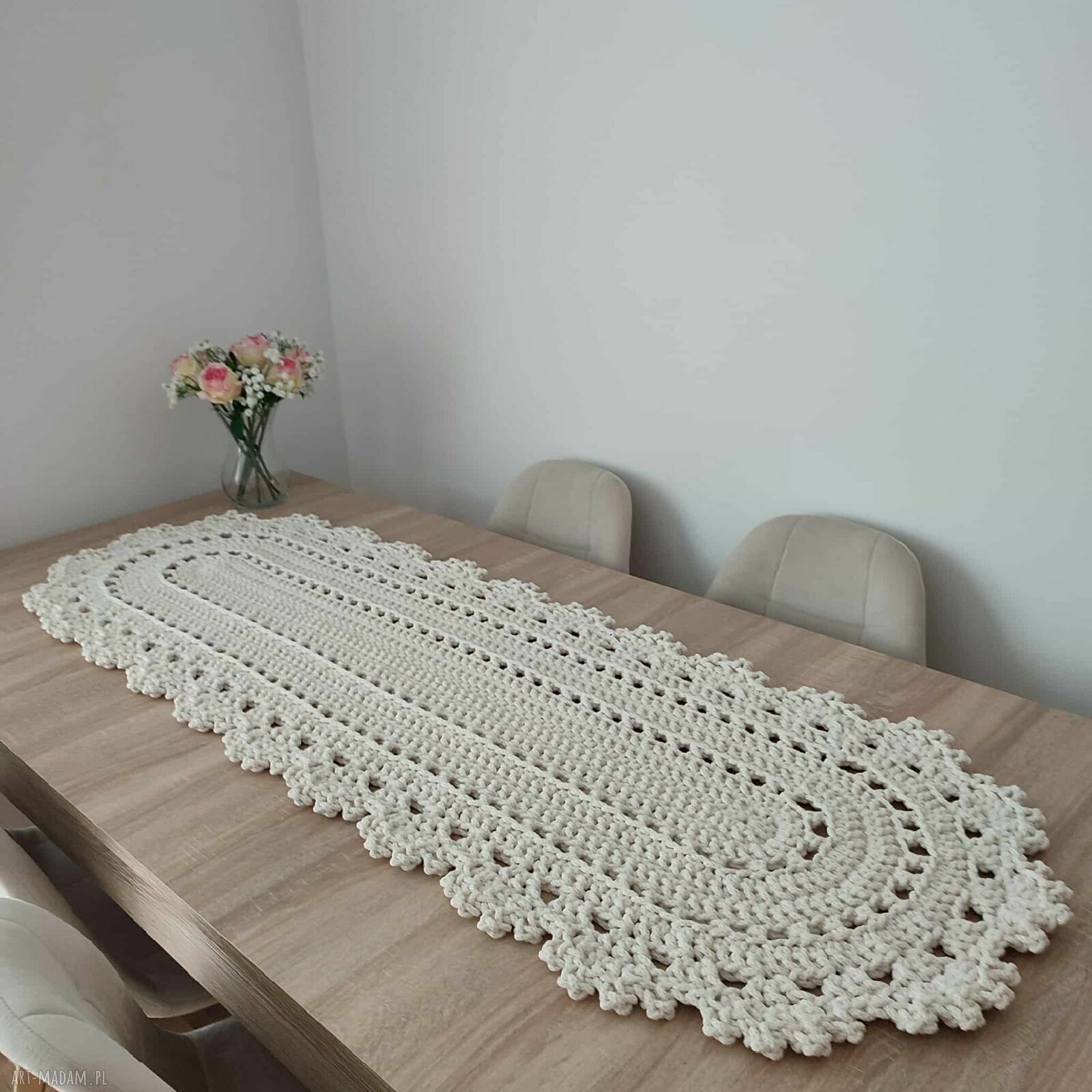 Bieżnik owalny szydełkowy ze sznurka bawełnianego 50x150 cm - ozdoba Twojej jadalni