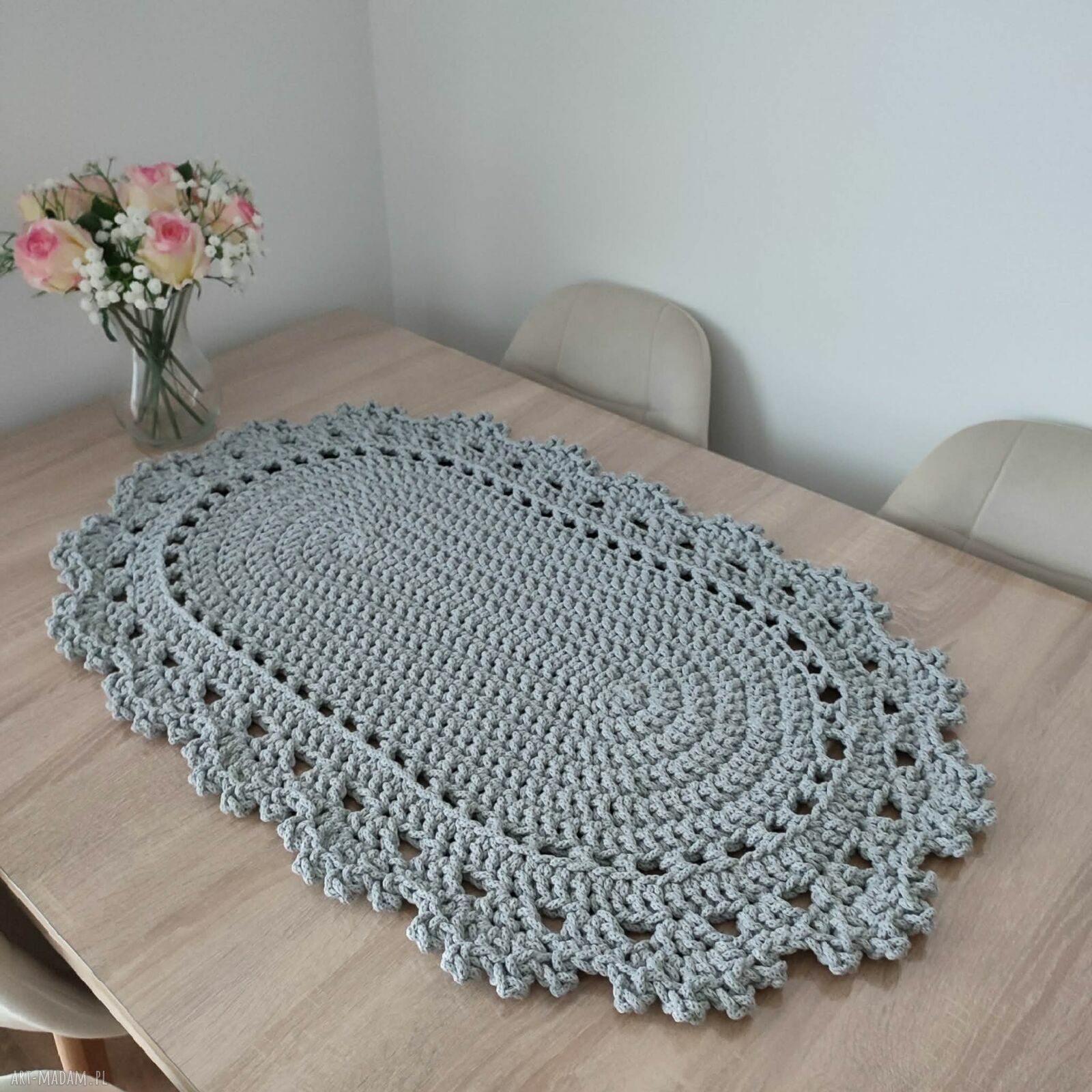 Bieżnik szydełkowy owalny ze sznurka 50x90 cm