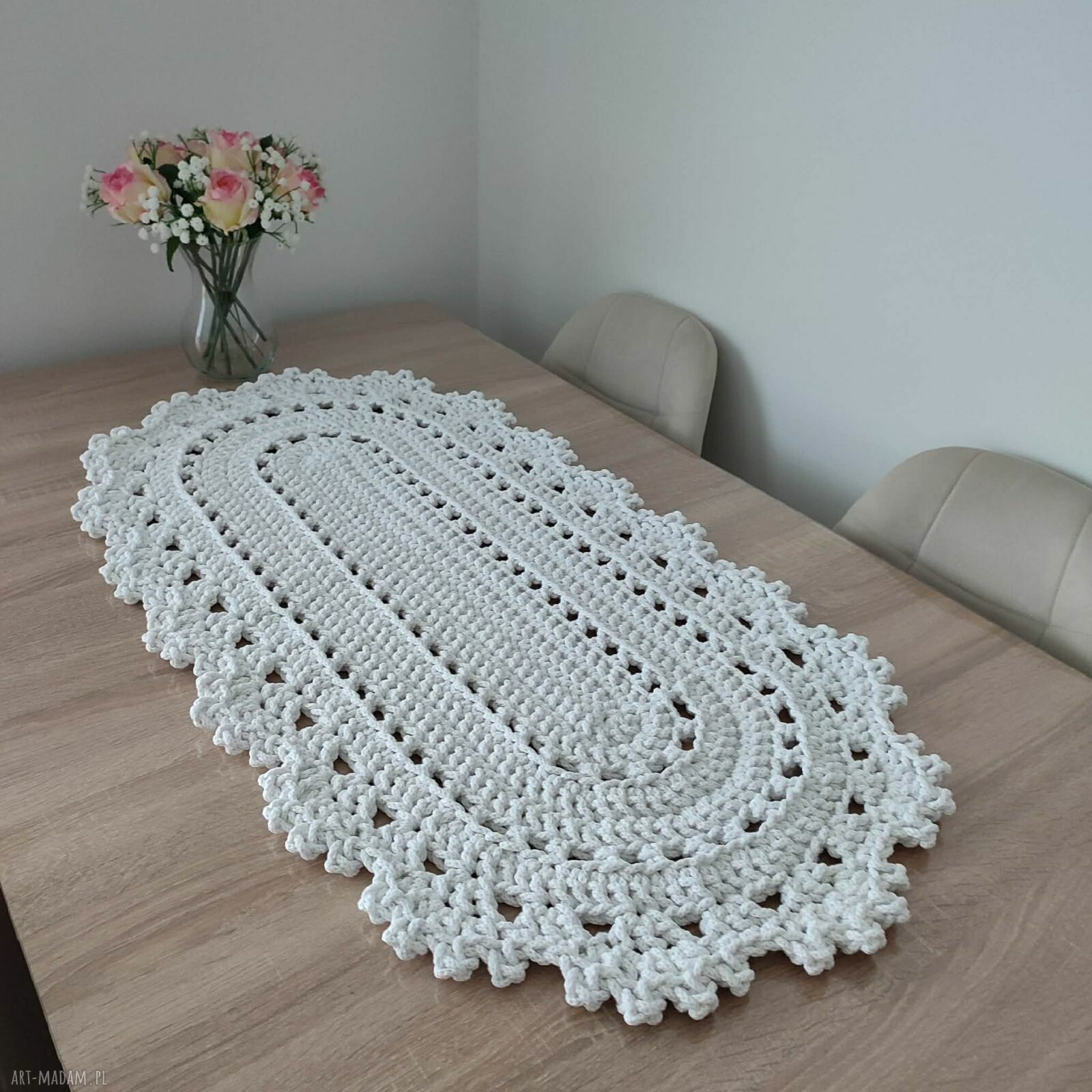 Ręcznie robiony bieżnik szydełkowy 50x95 cm ze sznurka bawełnianego