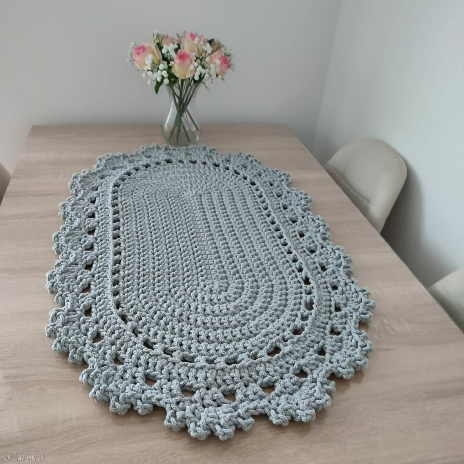 Bieżnik szydełkowy owalny ze sznurka 50x90 cm