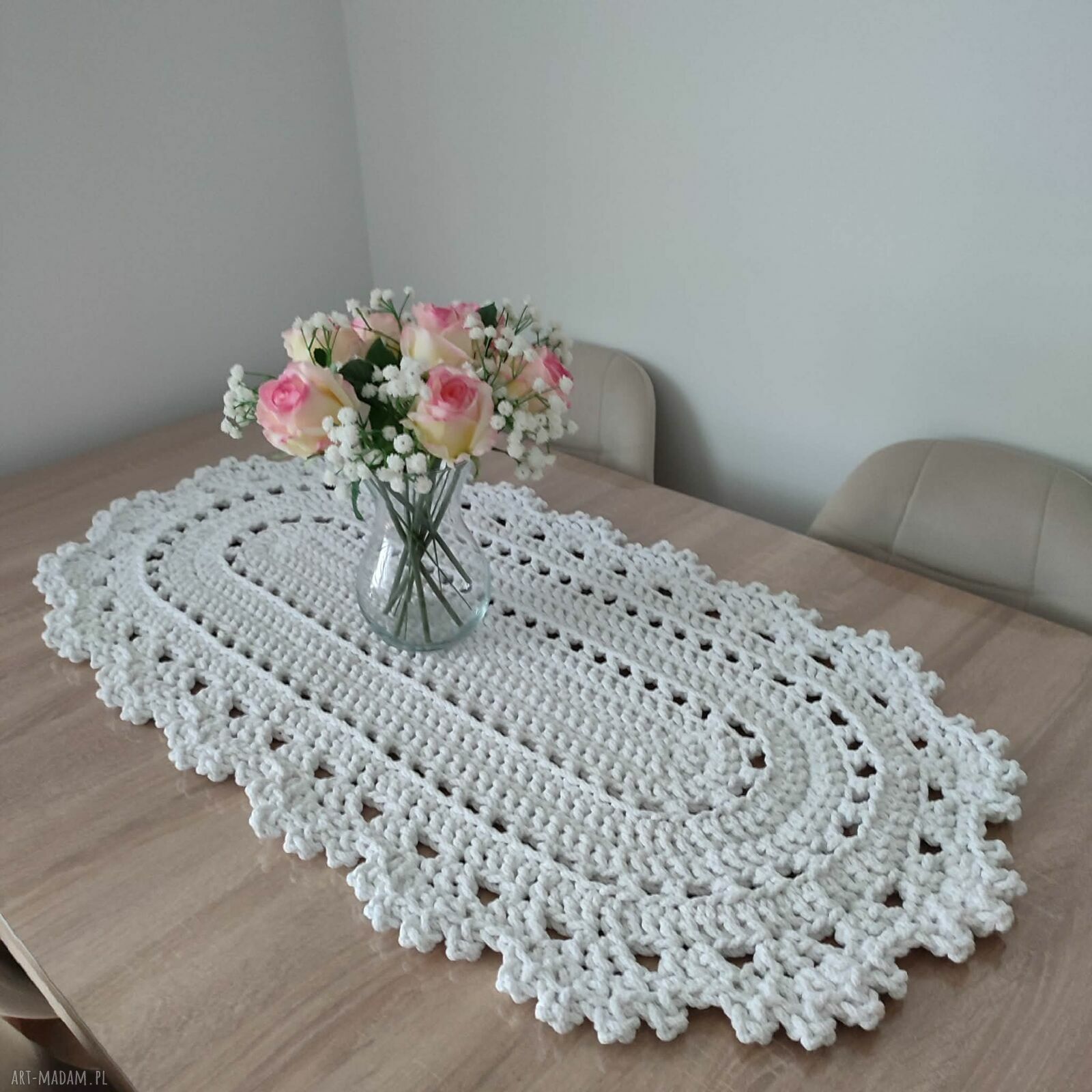 Ręcznie robiony bieżnik szydełkowy 50x95 cm ze sznurka bawełnianego