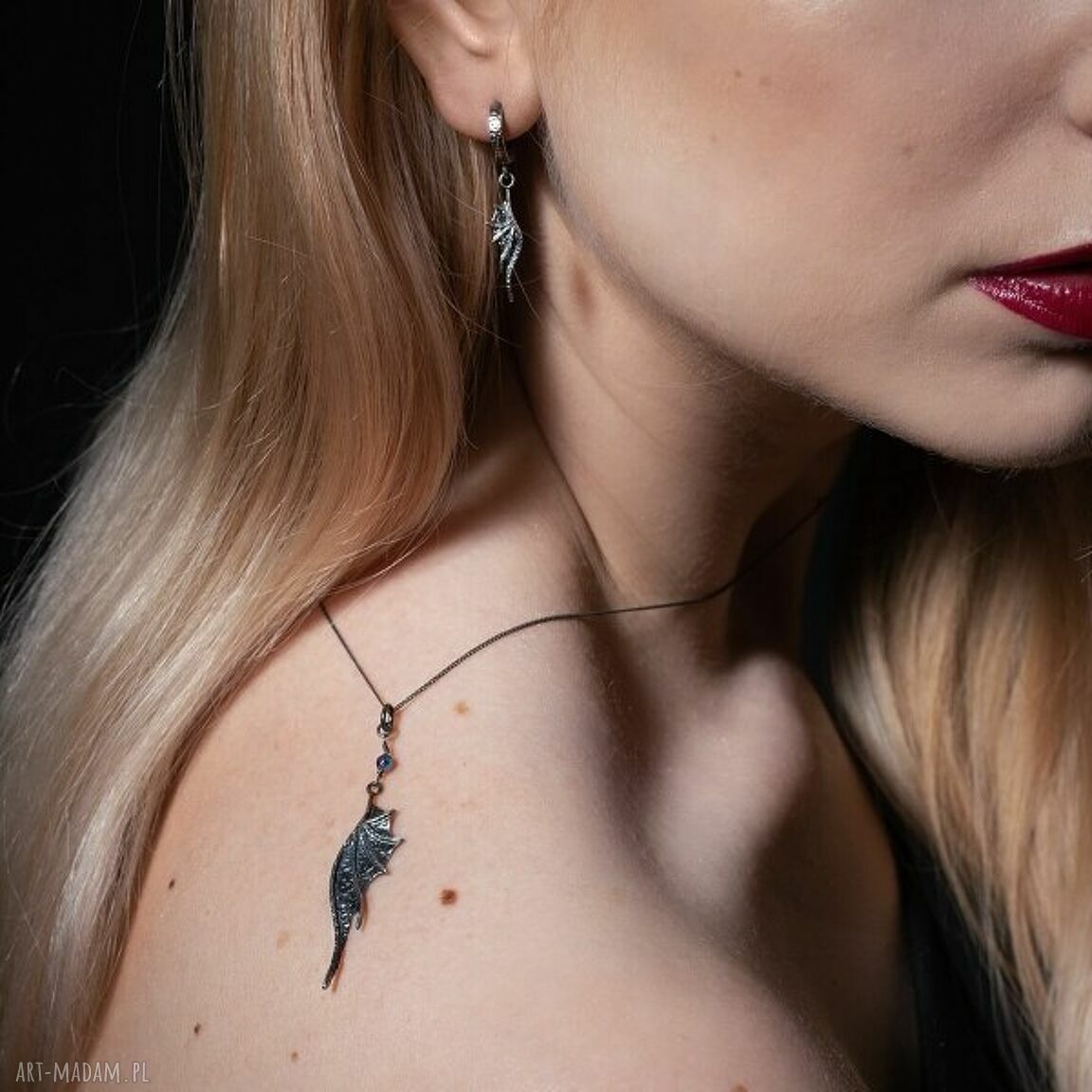 Smoczy wisiorek ze srebra fantasy motyw smoka art Madam.pl