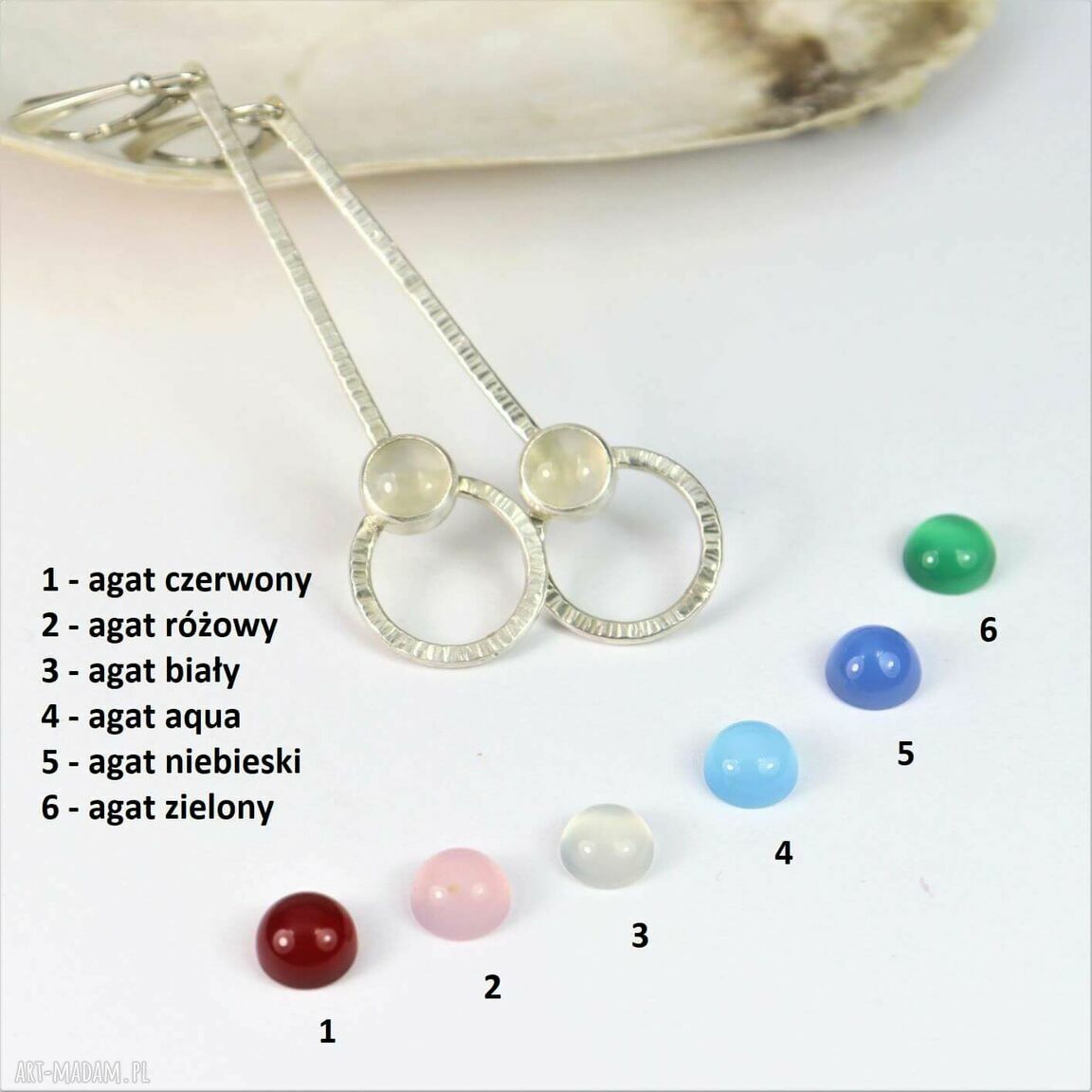 Długie srebrne kolczyki z howlitem niebieskim młotkowane kółka (handmade)