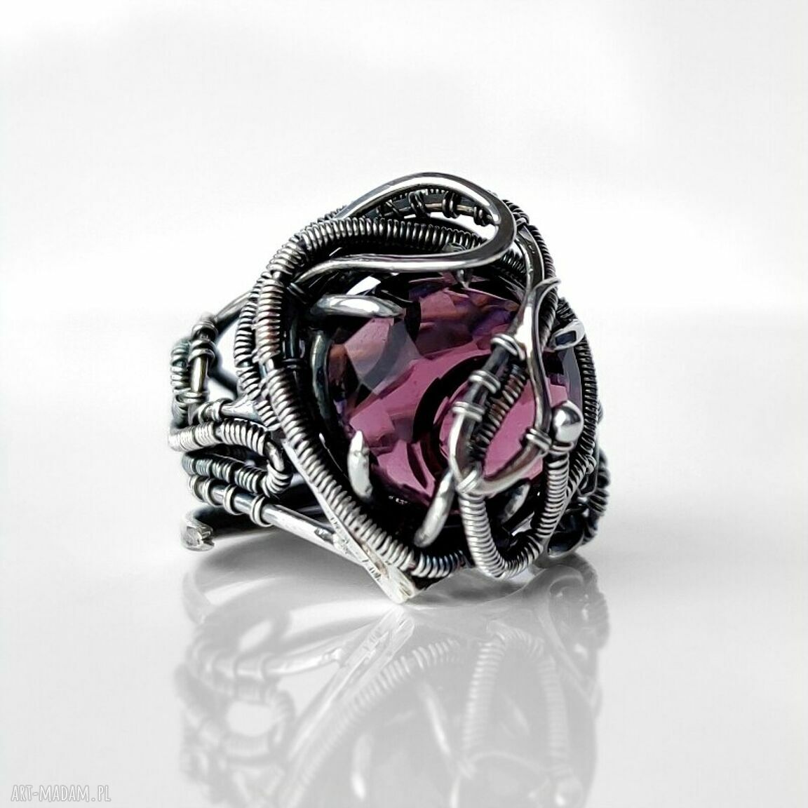 Srebrny pierścionek Poison z ametystem regulowany wire wrapping
