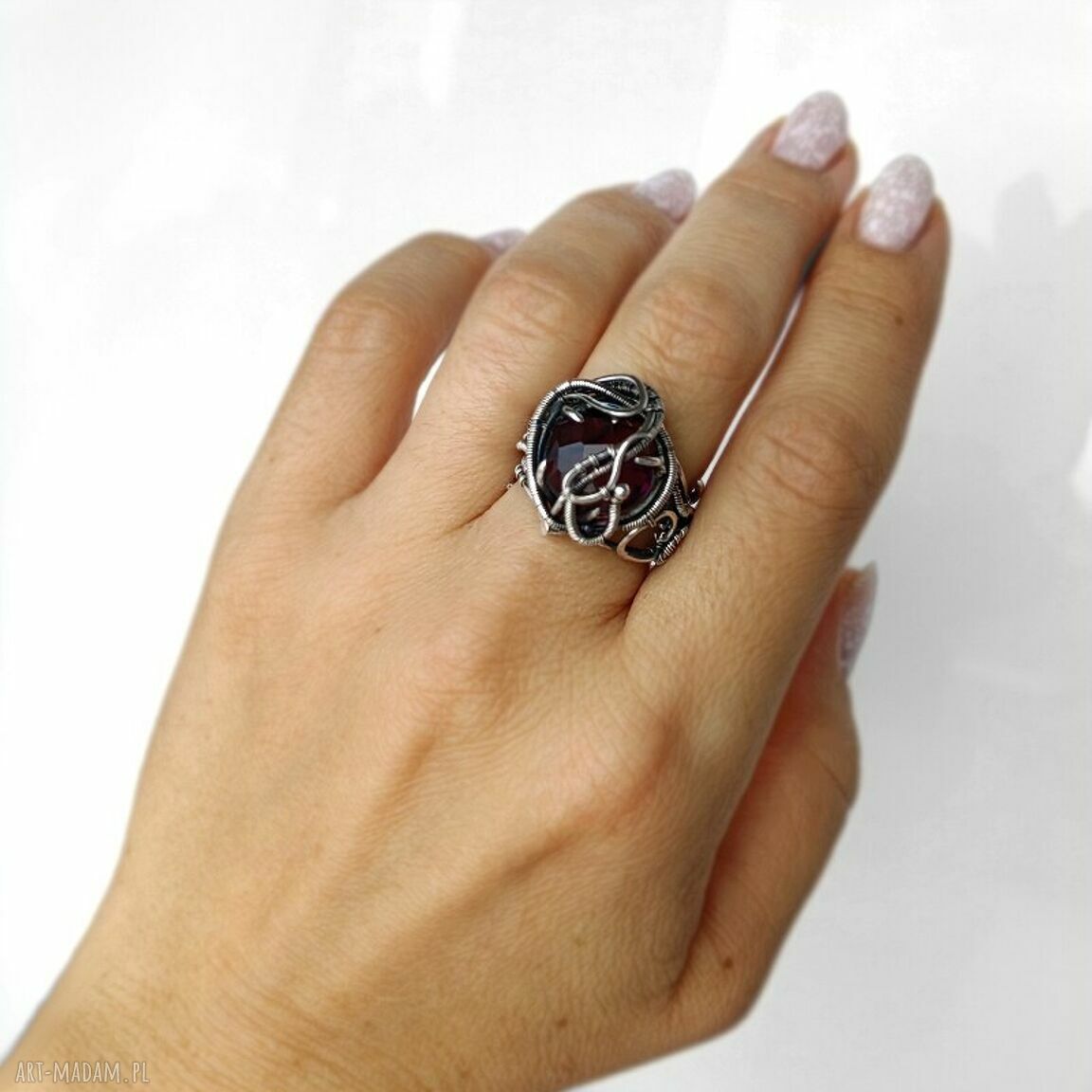 Srebrny pierścionek Poison z ametystem regulowany wire wrapping