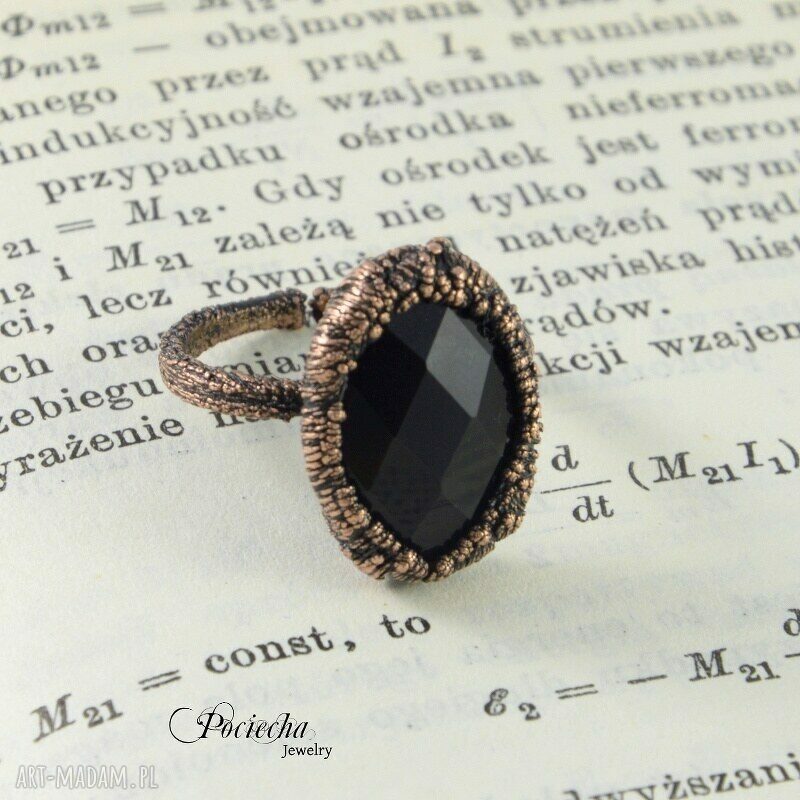 Miedziany pierścionek Black crystal z czarnym kryształem - regulowany