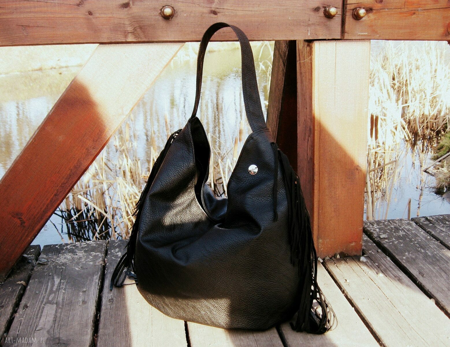 Czarna torebka hobo z frędzlami Black Fringe Hobo - na ramię w stylu boho