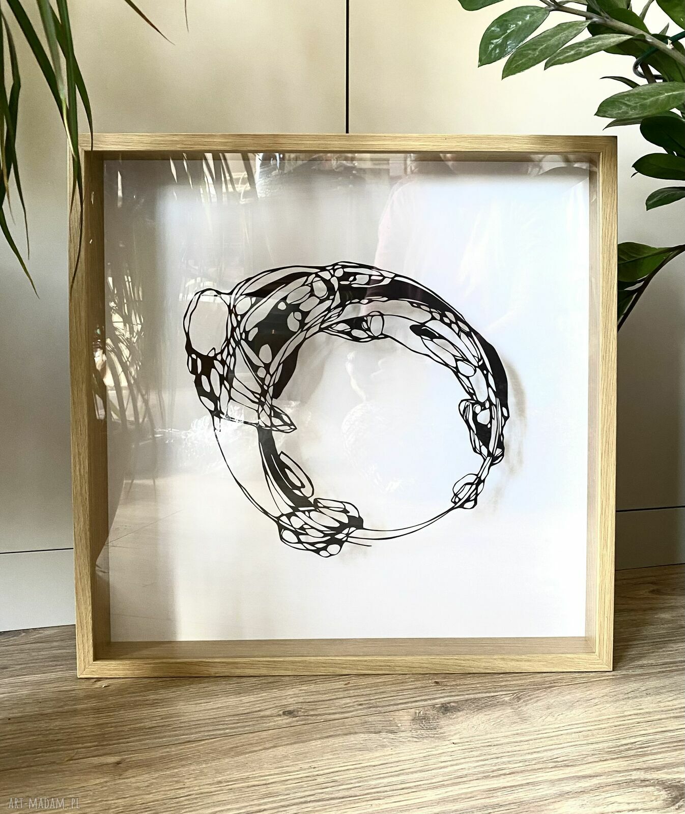 Black Ring 2 - abstrakcyjna wycinanka Enso z czarnego papieru bez ramy