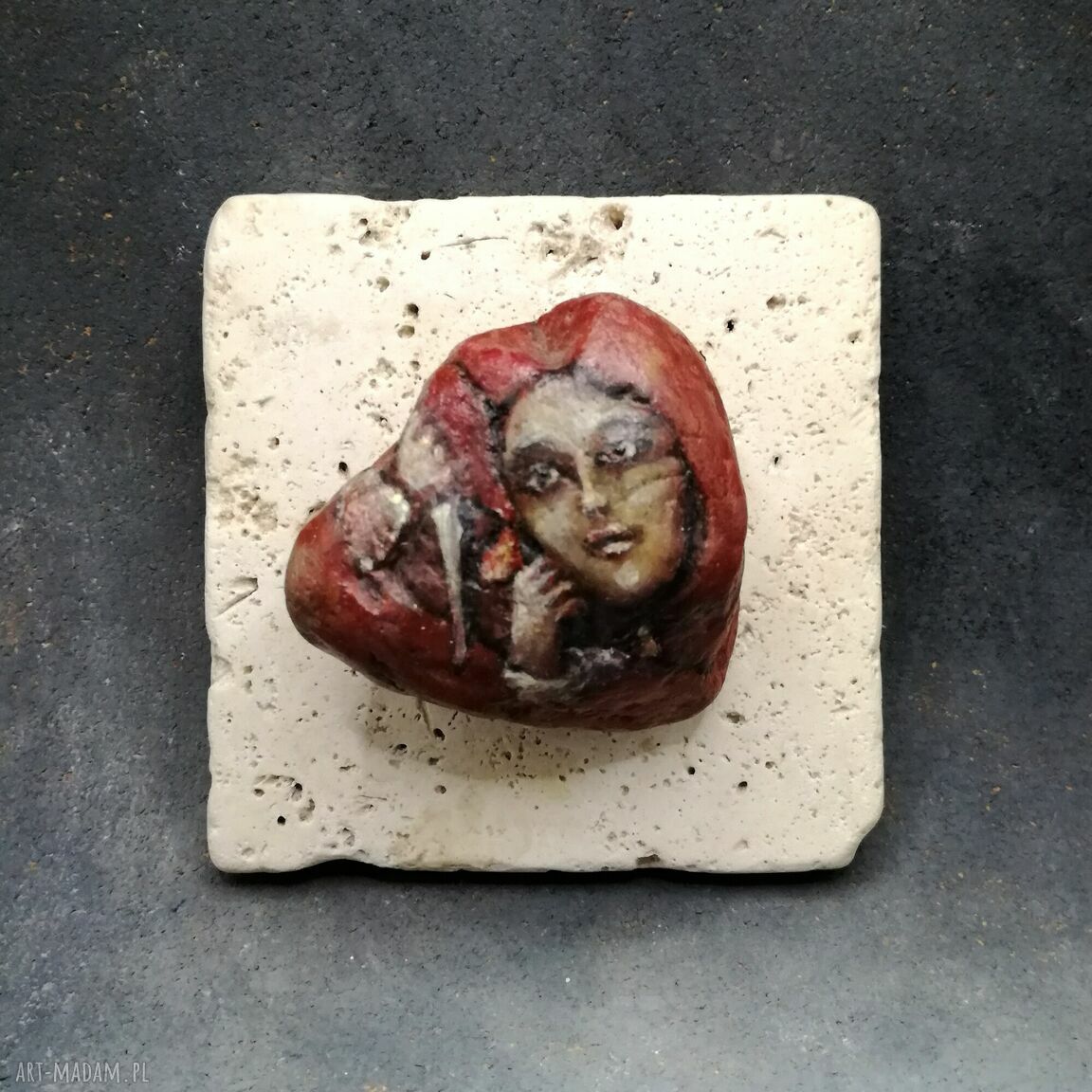 Błazen - miniatura „Dusze Kamieni” na kamieniu naturalnym 10x10 cm