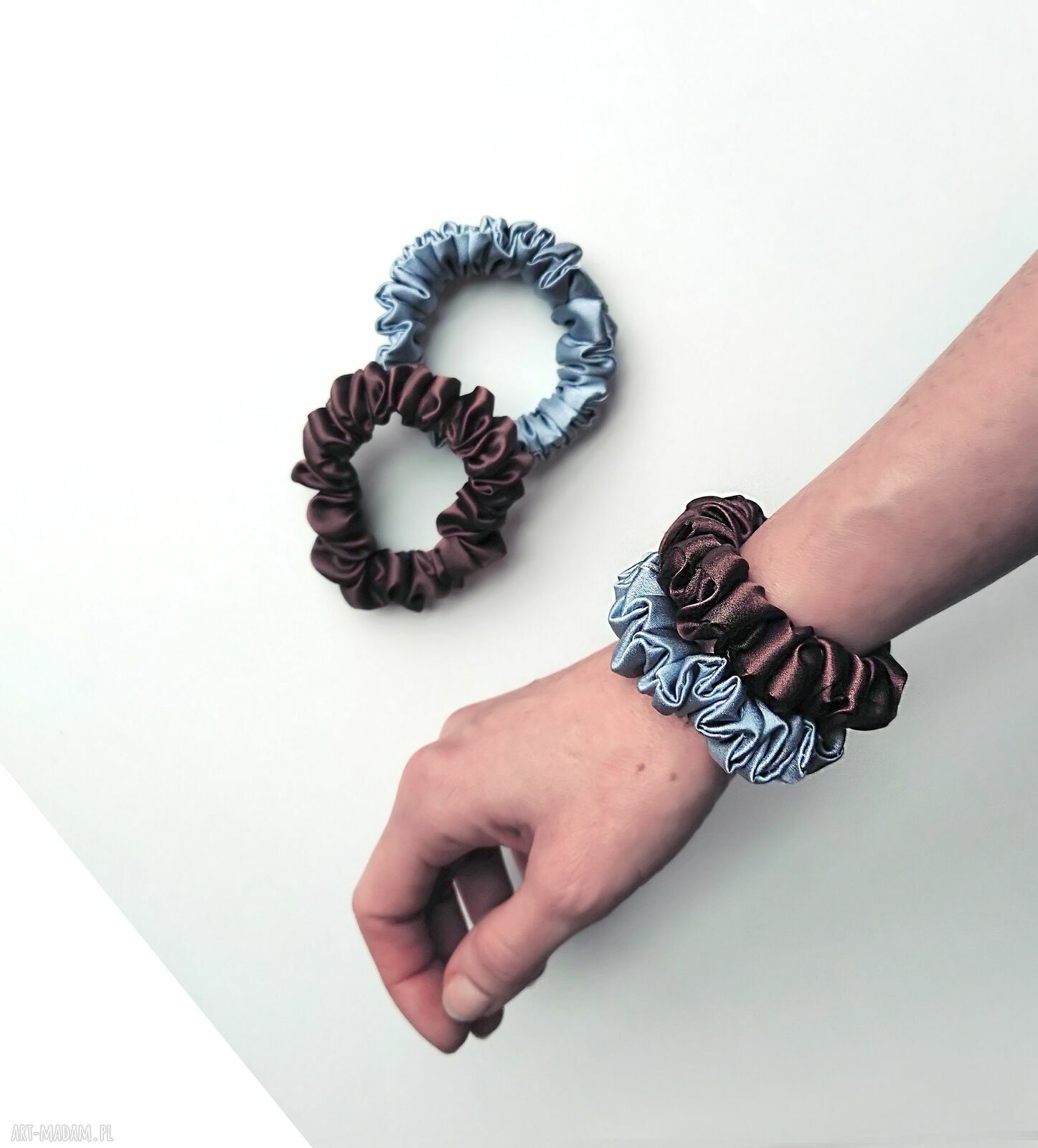 Błękit i czekolada - zestaw jedwabnych miniscrunchie (2 szt.)