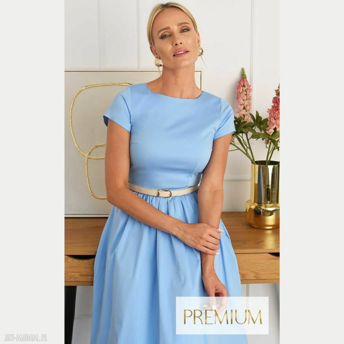 Błękitna sukienka bawełniana z krótkim rękawem ręcznie szyta