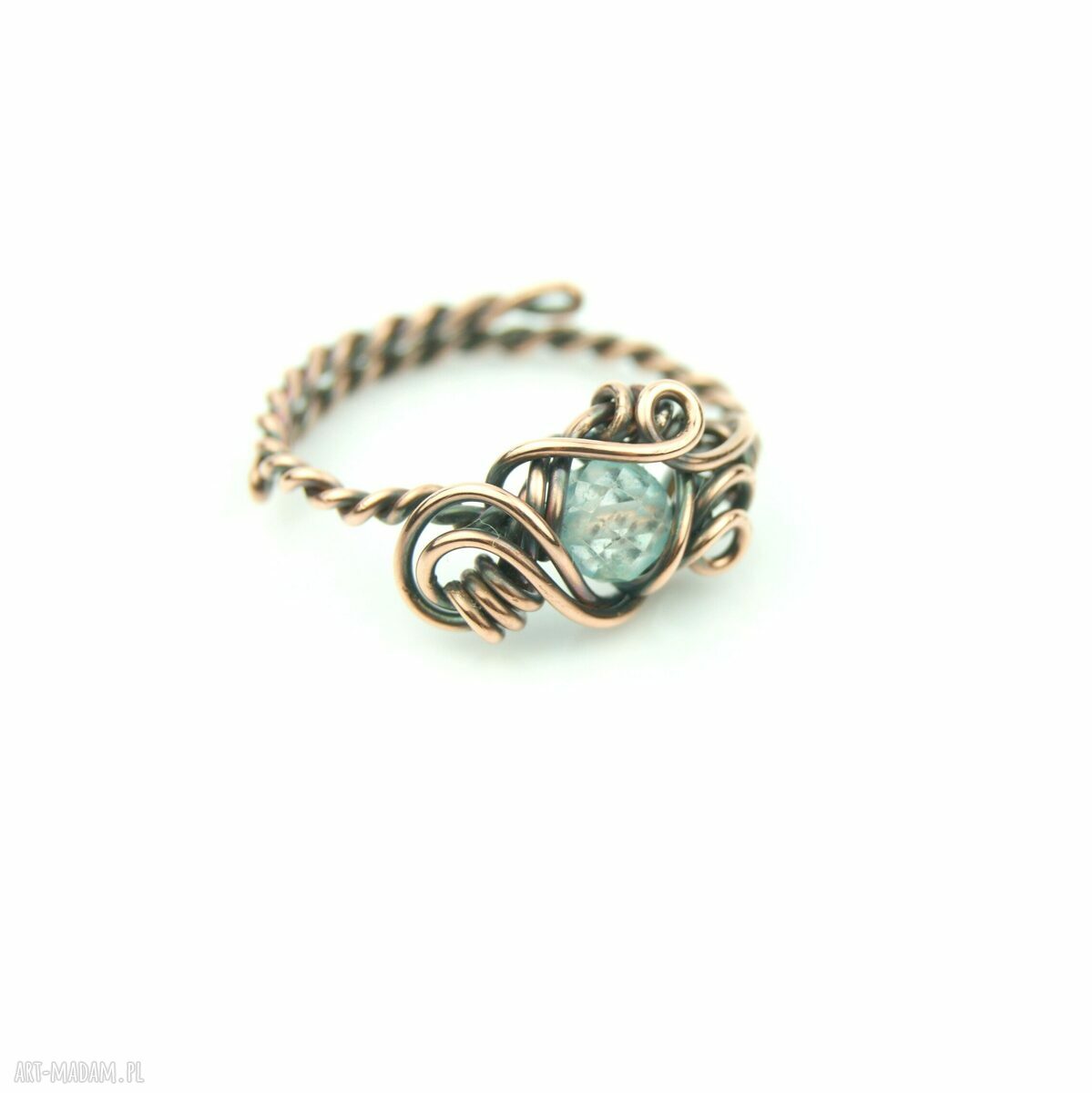 Regulowany pierścionek z błękitnym topazem z miedzi - wire wrapping