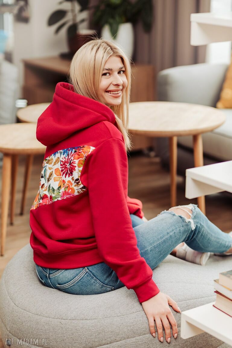 Bluza Clasic kangurka czerwona ręcznie wykonane