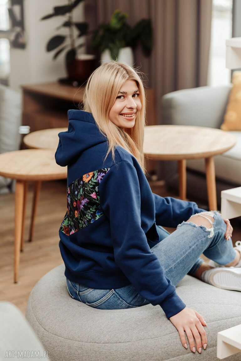 bluzy: Bluza Clasic kangurka granatowa ręcznie wykonane