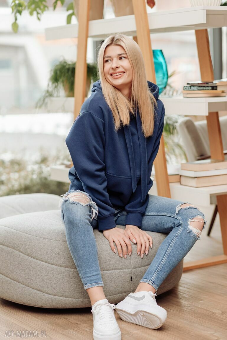 Granatowa bluza z kapturem typu kangurka - ręcznie robiona