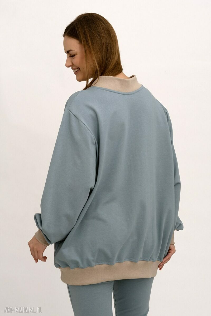 Bluza Comfort niebieska OVERSIZE do V z dekoltem w serek (ręczne szycie)