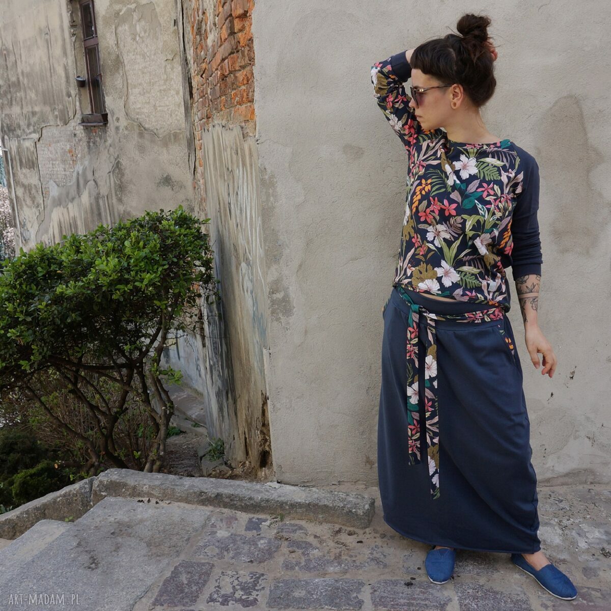 Bluza damska w kwiaty z dzianiny