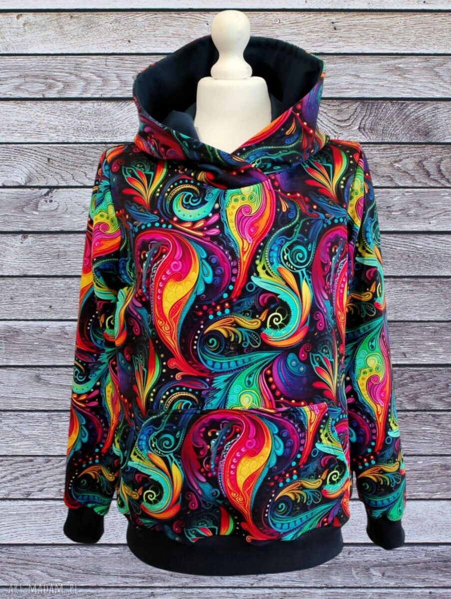 Bluza damska „Esy floresy” - sielskie szycie, kolorowy print i wygodna kieszeń kangurka