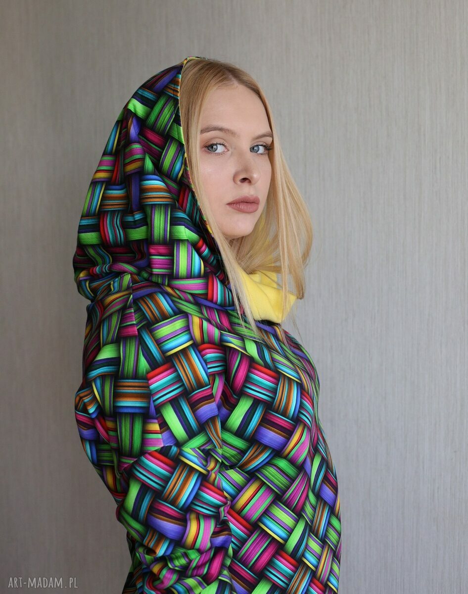 Bluza damska KOLOROWA PLECIONKA - hoodie z kominem i trwałym drukiem cyfrowym
