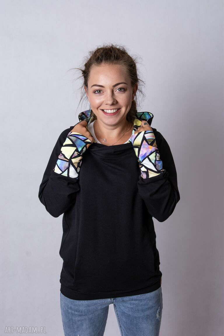 Czarna bluza damska z kolorowymi trójkątami i kapturem 4XL-6XL