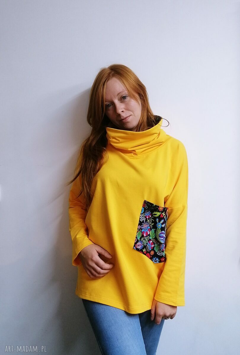 Bluza damska oversize żółta z kominem na wiosnę