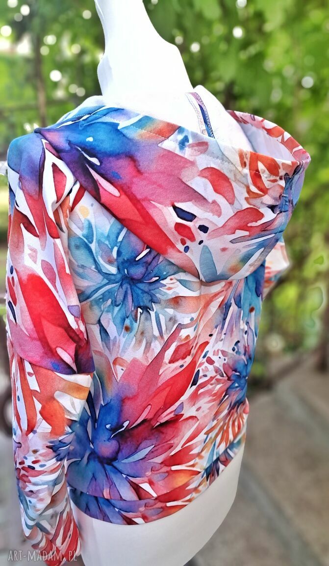 Bluza „Jak malowana” - kolorowa bluza z kapturem, dekolt kopertowy, rozm. S/M