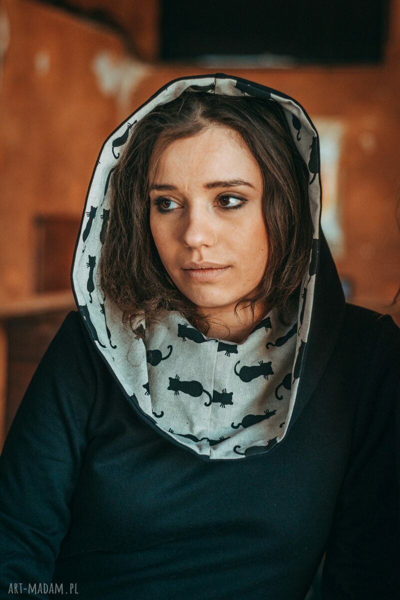 Czarna bluza z kapturem koty - dzianina 85% bawełna 15% elastan, kangurka (XS-XXL)