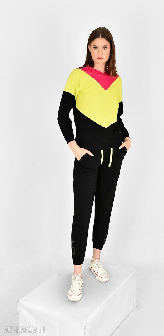 Bluza Wirginia Czarna - ręcznie szyta bluza z kapturem z wełny OEKO-TEX