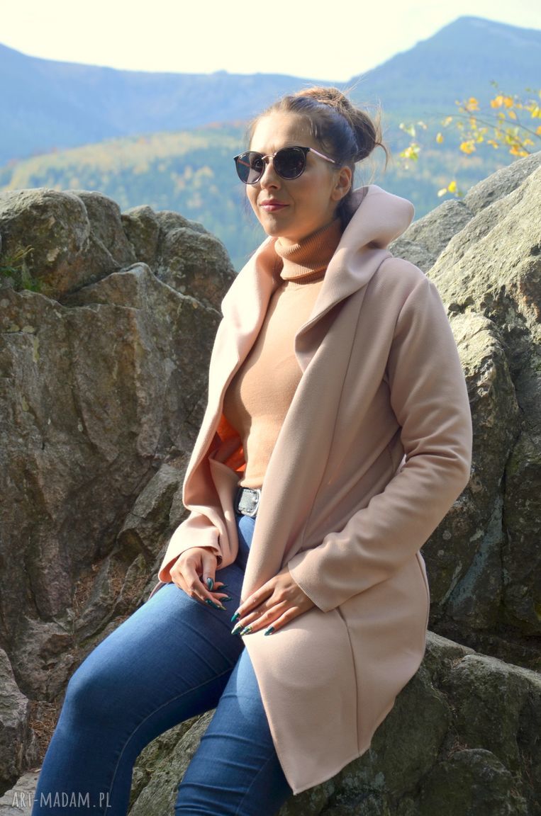 Bluza z kapturem pudrowy róż - ciepła narzutka damska