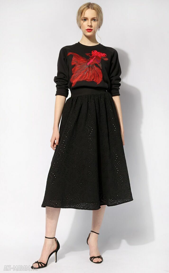 Bluza z rybą - czarna oversize z haftem (ręczne wykonanie)