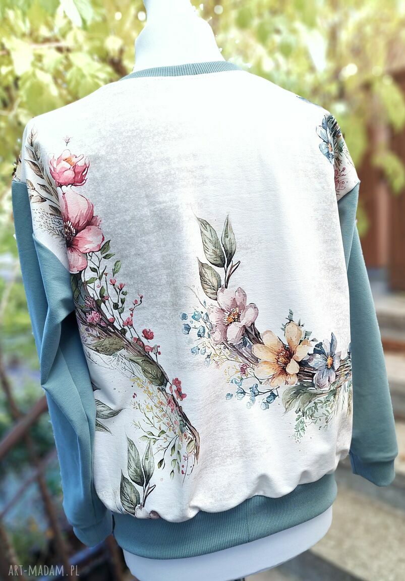 Bluza z serduchem, lekko oversize - ręcznie szyta, rozmiar S/M