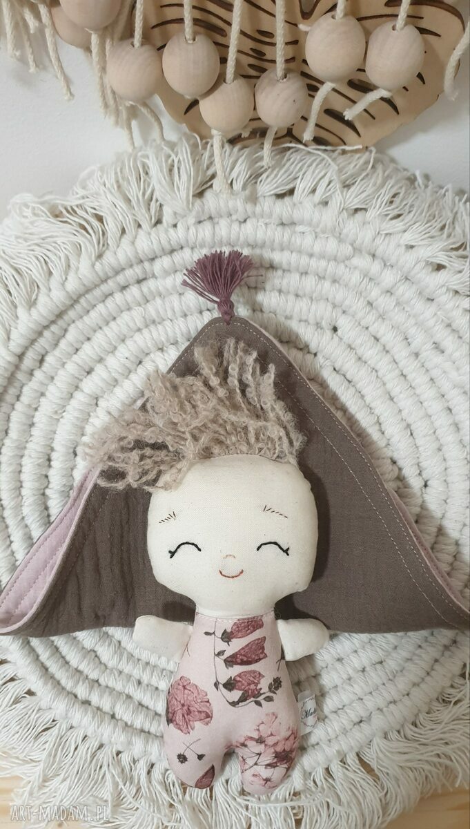 Lalka Bobas w rożku - mini laleczka 17 cm, rękodzieło Madika design